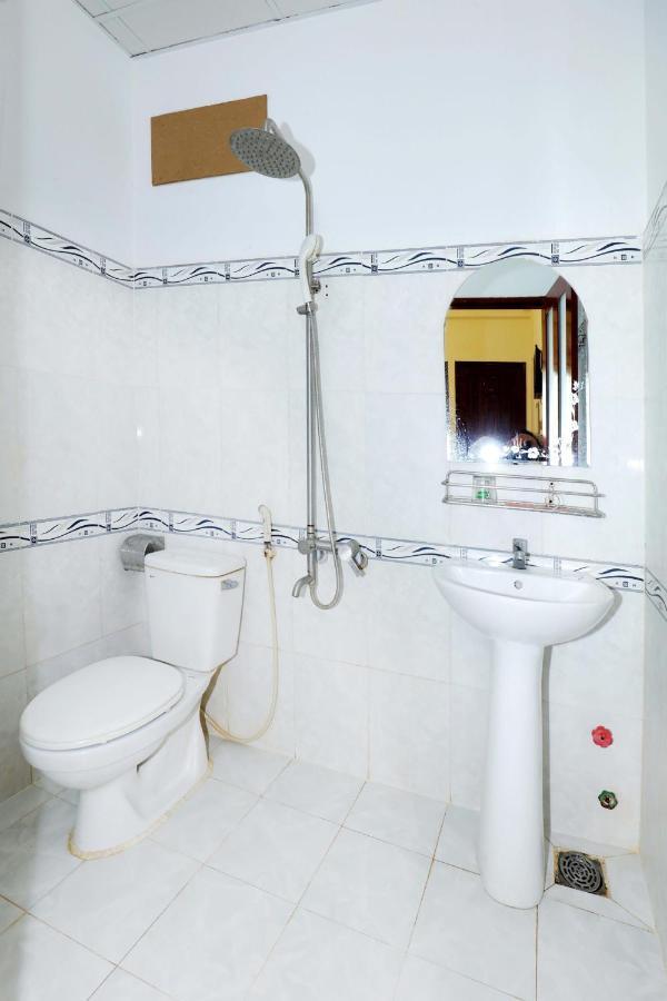 Cẩm Bình Hotel Vung Tau Esterno foto